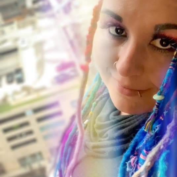 Meet your Posher, Bekah - Picture 2 of 12